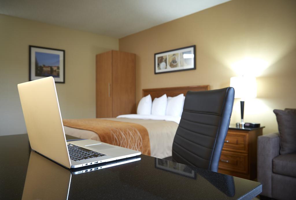 Comfort Inn South Shore Boucherville Zewnętrze zdjęcie